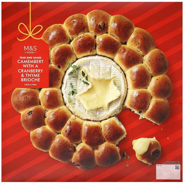 M&S Tear & Share Cranberry & Thyme Camembert